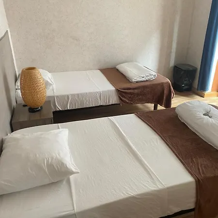 Alloggio in famiglia Lisbon Accommodation *